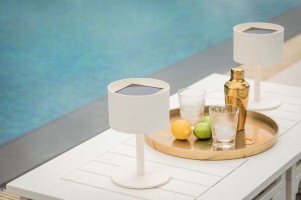 La Lampe Pose 01 - Hybrid Solar Powered Weather Resistant Table Lamp - Image 3
